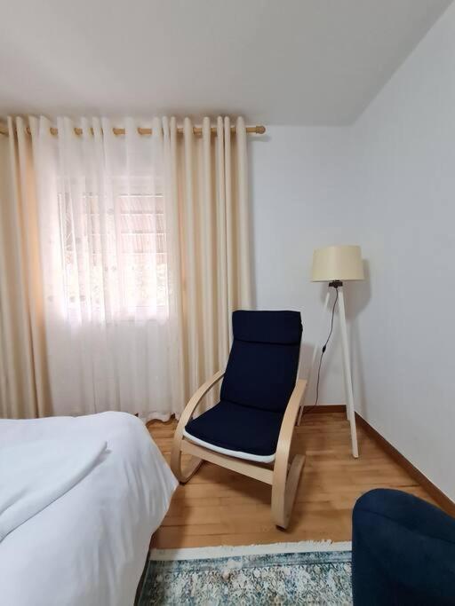 Light-2 Lovely Apartment In Tirana Exterior photo